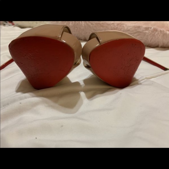 Louboutins nude - Picture 5 of 5